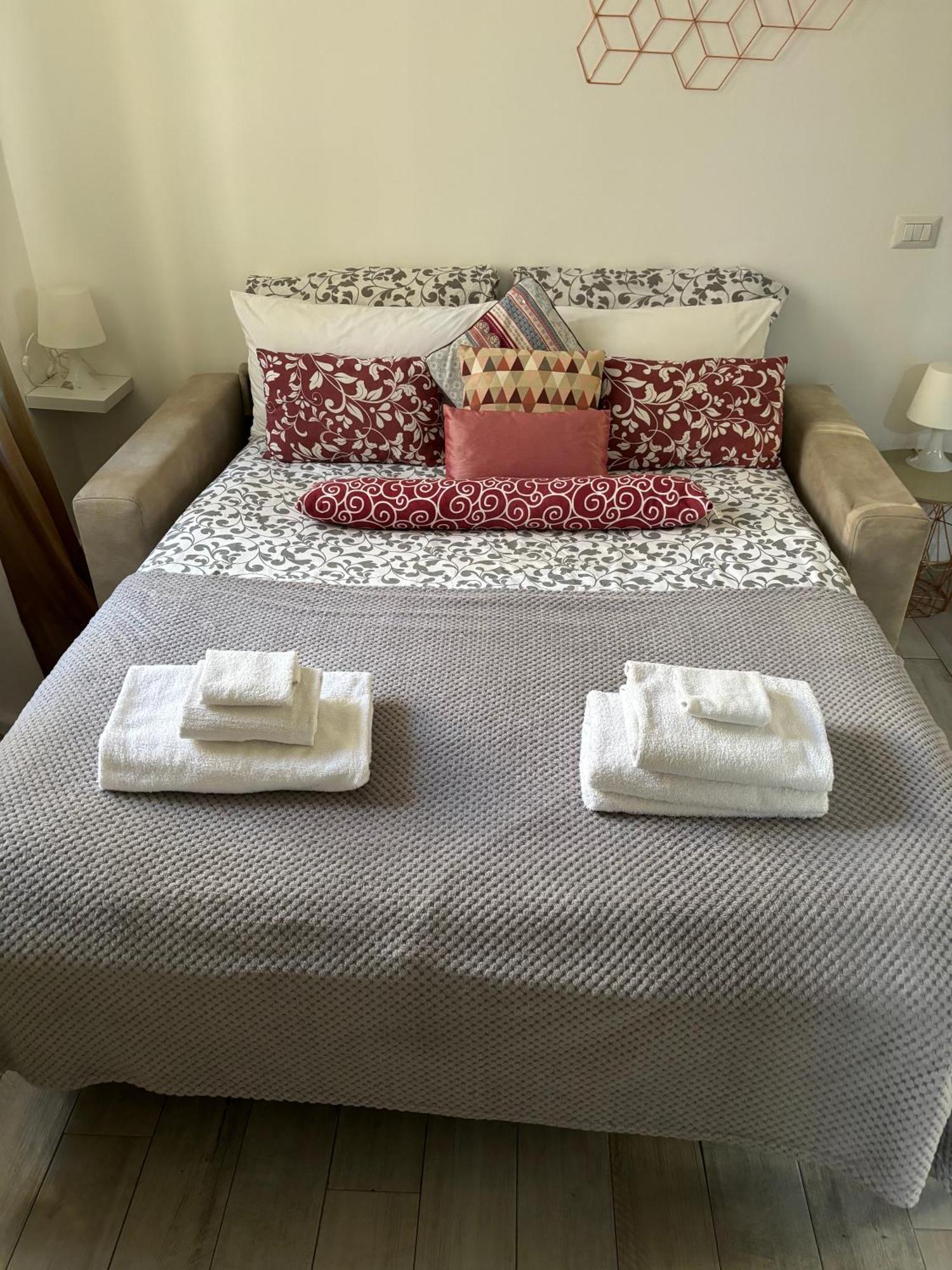 Joy House -Central City Near Metro Arco Della Pace Brera-Entire Apartment Perfect For Work & Play, Nightlife With Ac & Fast Wifi Welcome To The Cool Joy House! Milano Exterior foto