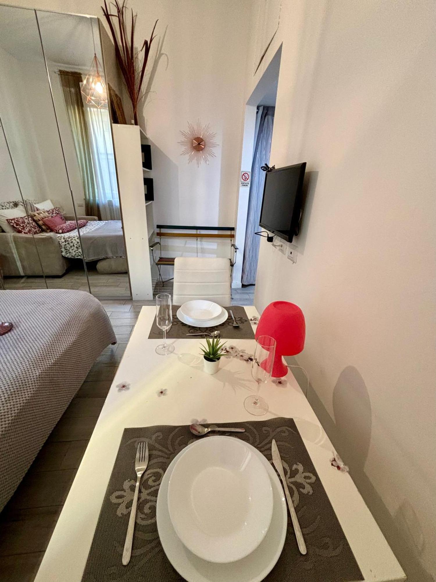 Joy House -Central City Near Metro Arco Della Pace Brera-Entire Apartment Perfect For Work & Play, Nightlife With Ac & Fast Wifi Welcome To The Cool Joy House! Milano Exterior foto