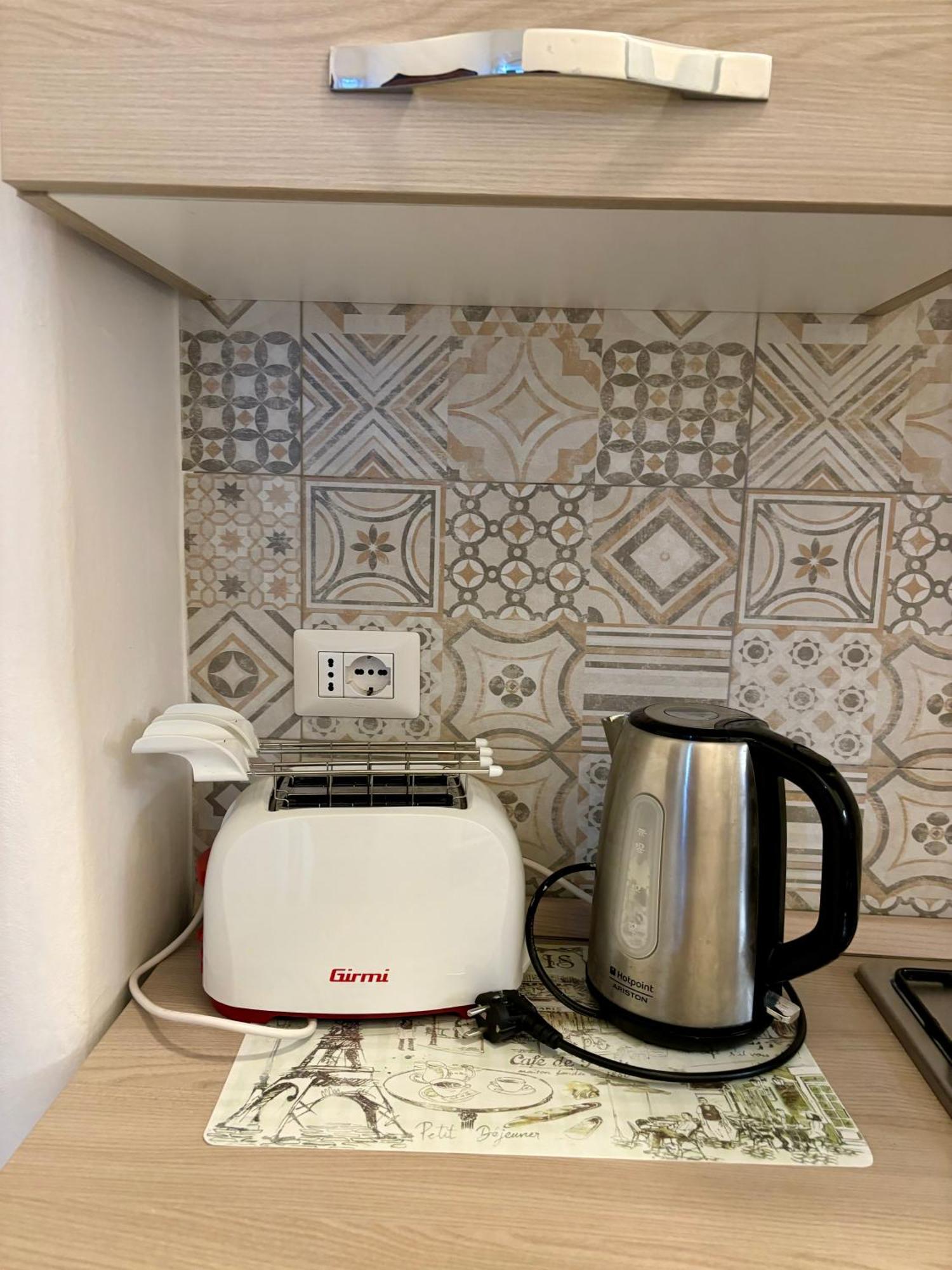 Joy House -Central City Near Metro Arco Della Pace Brera-Entire Apartment Perfect For Work & Play, Nightlife With Ac & Fast Wifi Welcome To The Cool Joy House! Milano Exterior foto